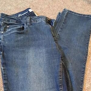 Croft & Barrow Women's Dark Blue Straight Leg Jeans